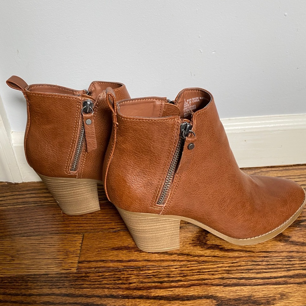 UniversalThread Jameson cognac double zip booties